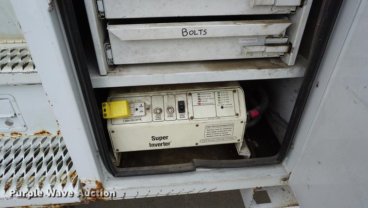 image for item DD7728 1999 GMC C7500 bucket truck