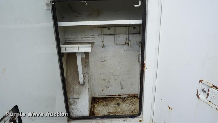 image for item DD7728 1999 GMC C7500 bucket truck