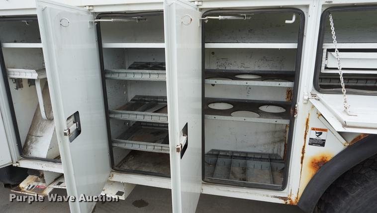 image for item DD7728 1999 GMC C7500 bucket truck