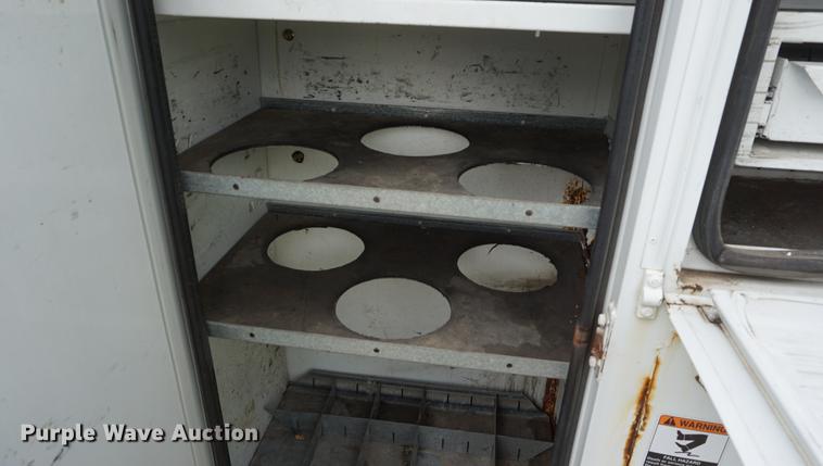 image for item DD7728 1999 GMC C7500 bucket truck