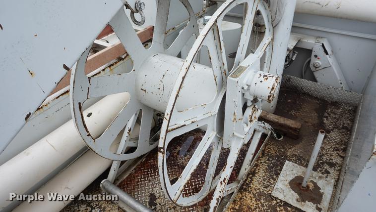 image for item DD7728 1999 GMC C7500 bucket truck