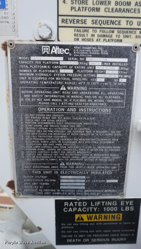 image for item DD7728 1999 GMC C7500 bucket truck