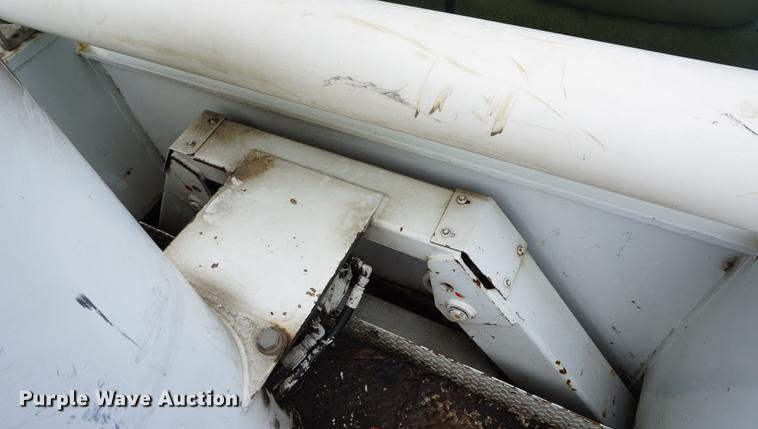 image for item DD7728 1999 GMC C7500 bucket truck