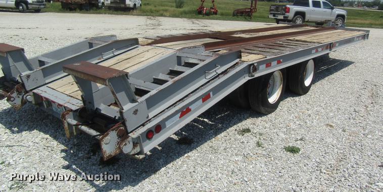 image for item DD8510 2002 American equipment trailer