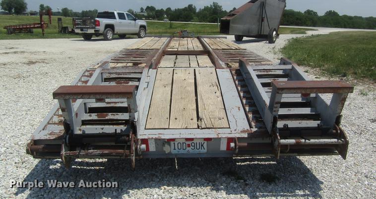 image for item DD8510 2002 American equipment trailer