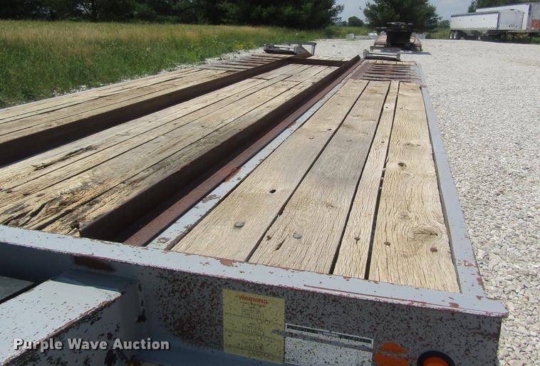 image for item DD8510 2002 American equipment trailer