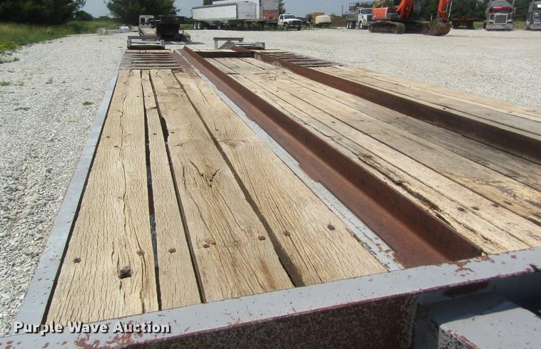 image for item DD8510 2002 American equipment trailer