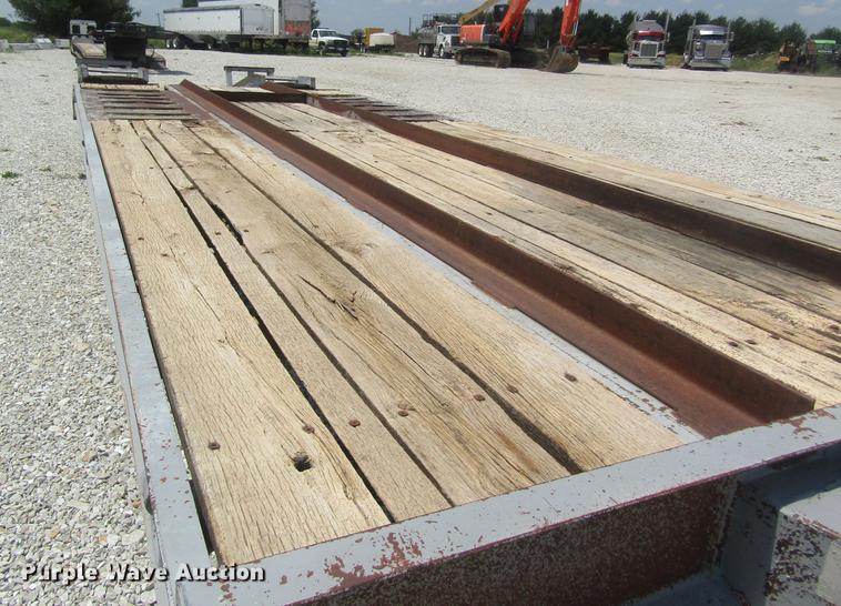 image for item DD8510 2002 American equipment trailer