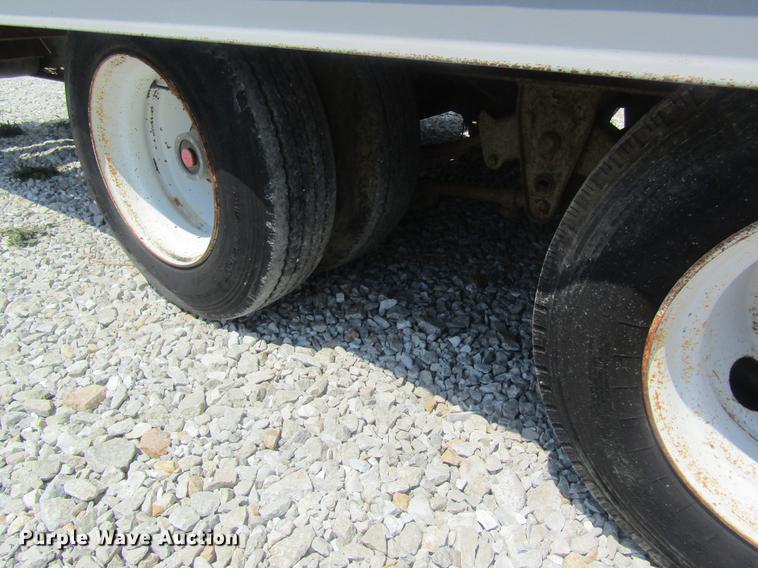 image for item DD8510 2002 American equipment trailer