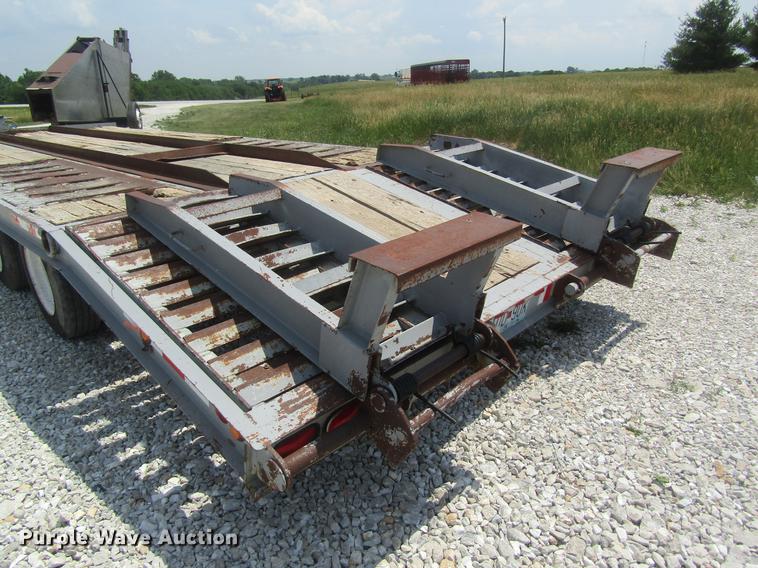 image for item DD8510 2002 American equipment trailer