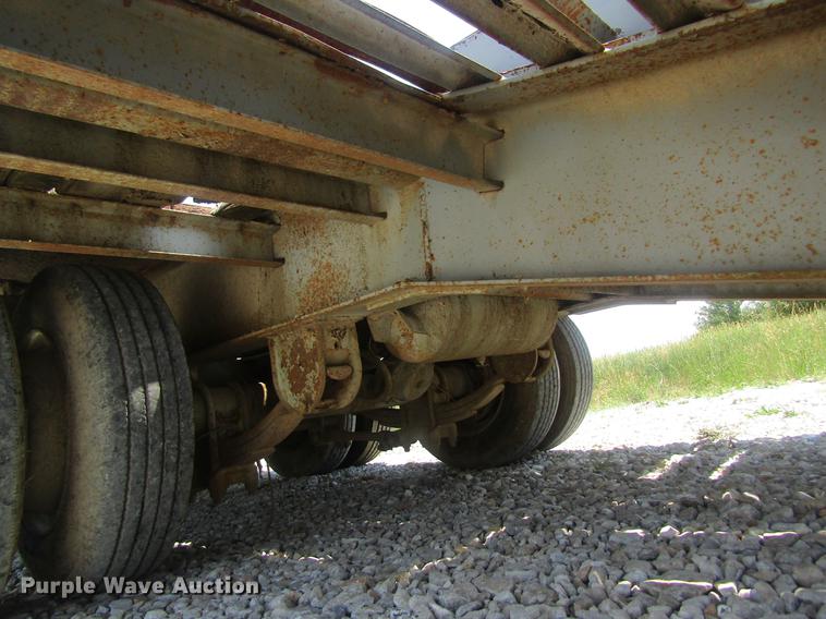 image for item DD8510 2002 American equipment trailer