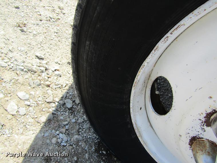 image for item DD8558 1986 GMC General tank truck