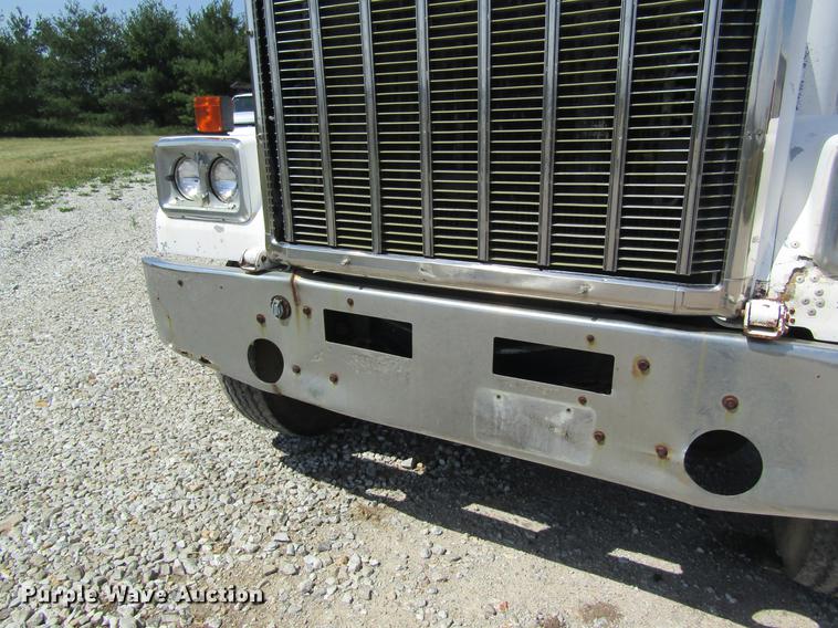 image for item DD8558 1986 GMC General tank truck