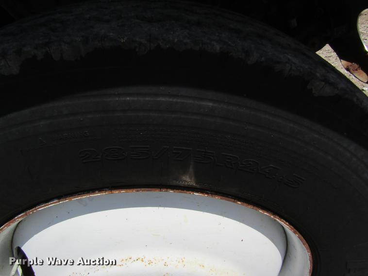 image for item DD8558 1986 GMC General tank truck