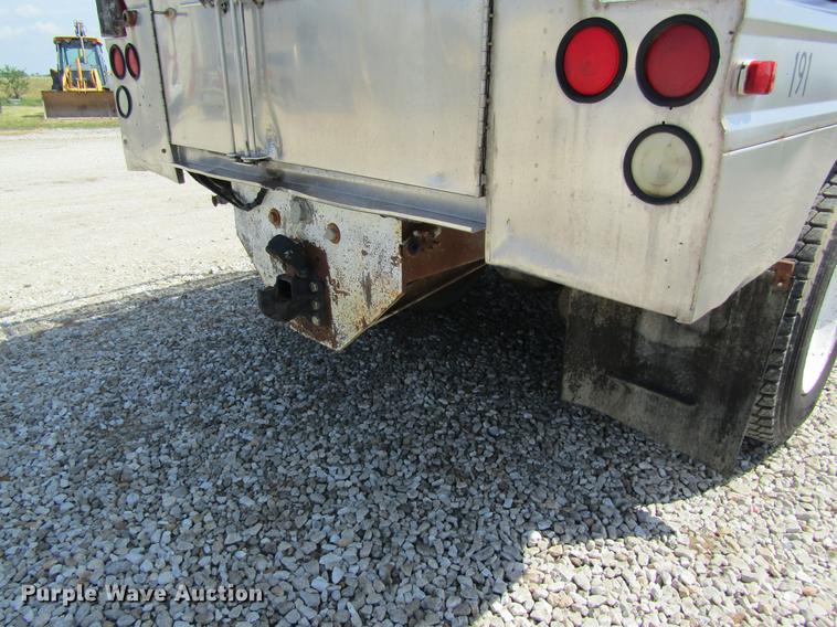 image for item DD8558 1986 GMC General tank truck