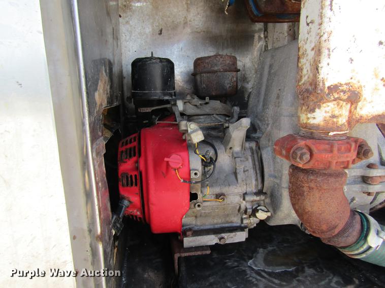 image for item DD8558 1986 GMC General tank truck