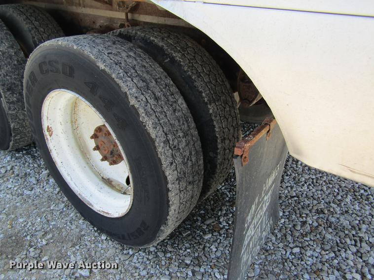 image for item DD8558 1986 GMC General tank truck