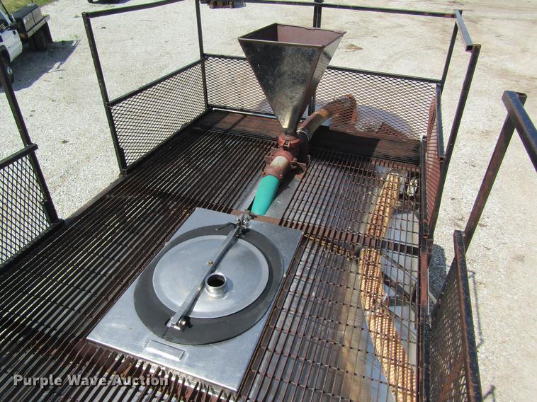 image for item DD8558 1986 GMC General tank truck