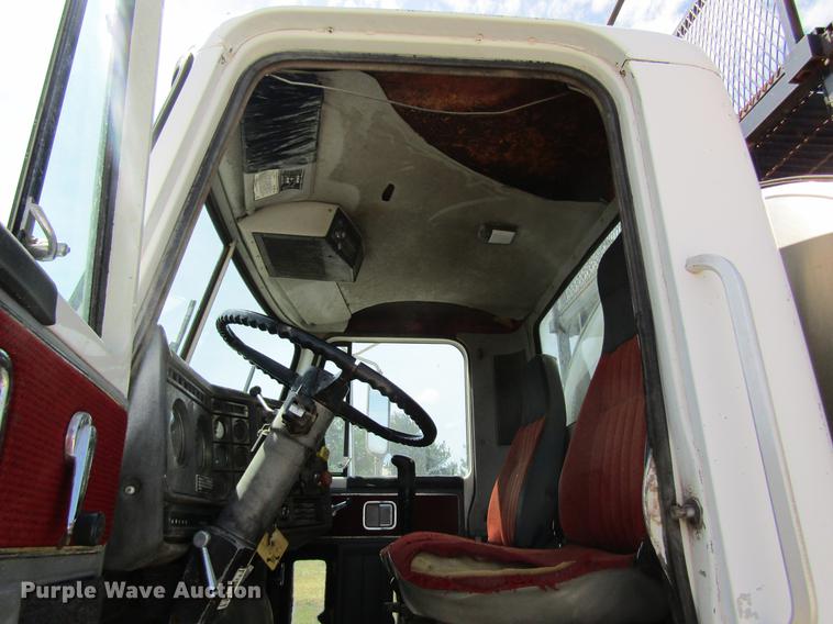 image for item DD8558 1986 GMC General tank truck