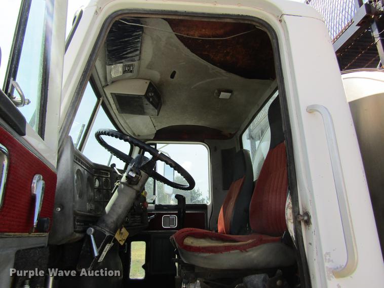 image for item DD8558 1986 GMC General tank truck