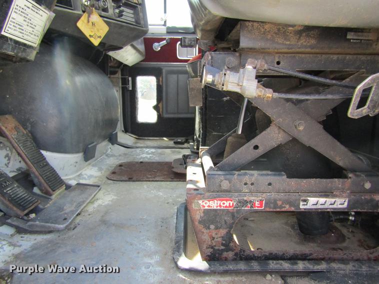 image for item DD8558 1986 GMC General tank truck