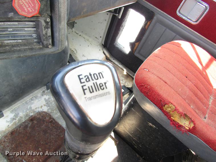 image for item DD8558 1986 GMC General tank truck