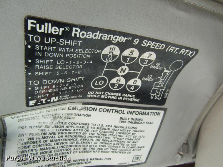 image for item DD8558 1986 GMC General tank truck