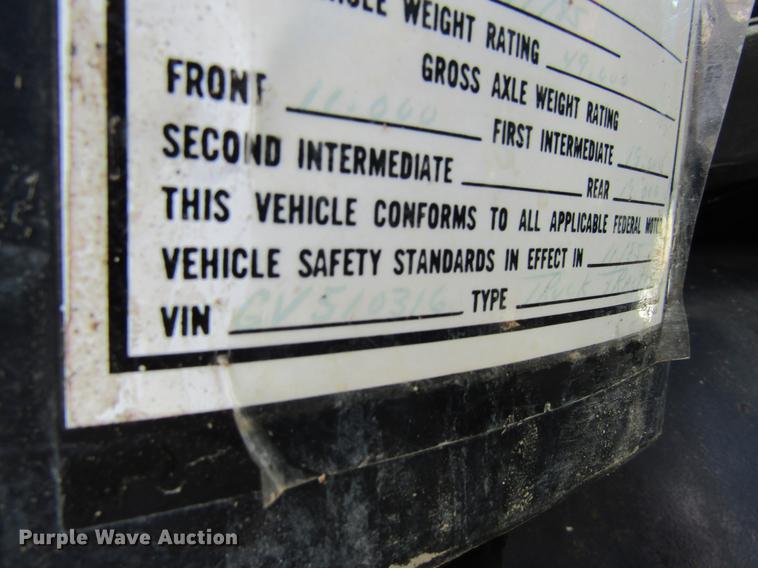 image for item DD8558 1986 GMC General tank truck