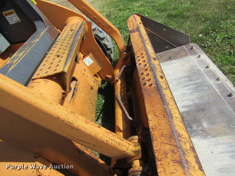 image for item DD8561 2001 Case 90XT skid steer