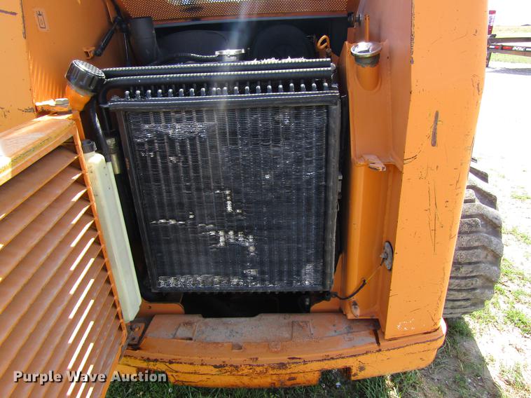 image for item DD8561 2001 Case 90XT skid steer