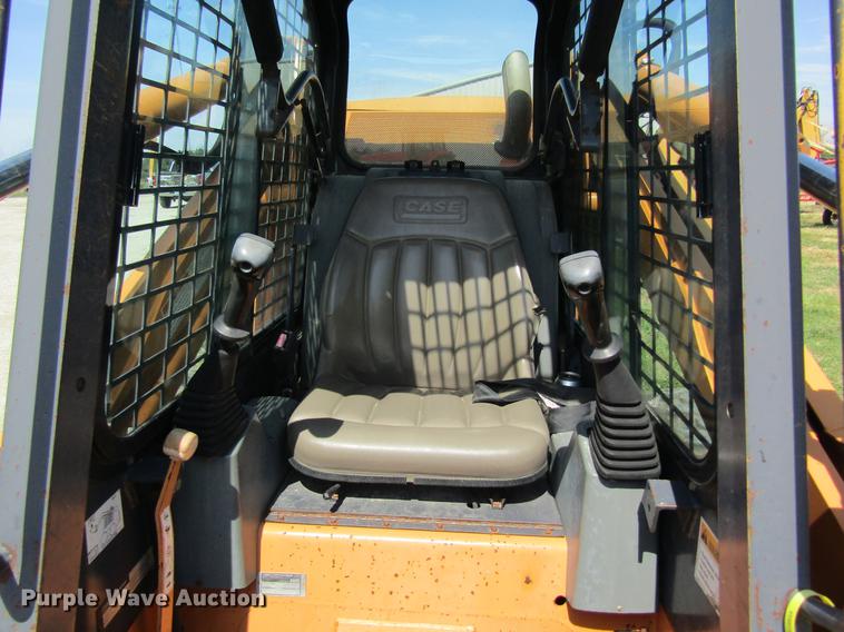image for item DD8561 2001 Case 90XT skid steer