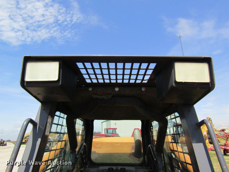 image for item DD8561 2001 Case 90XT skid steer