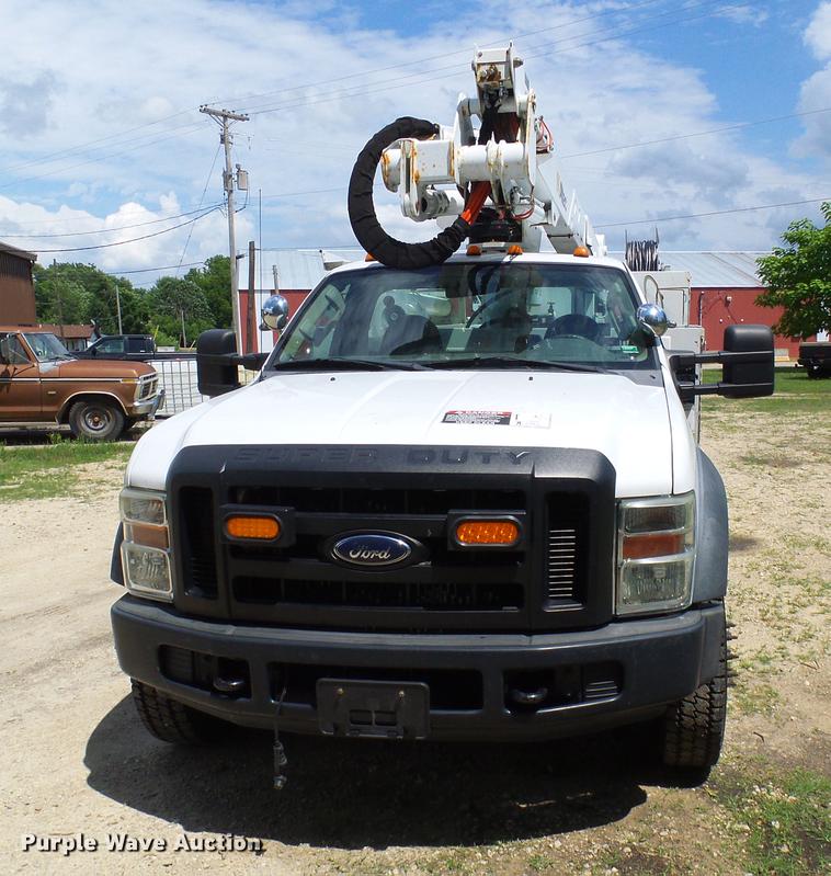 image for item DD8572 2008 Ford F550 Super Duty bucket truck