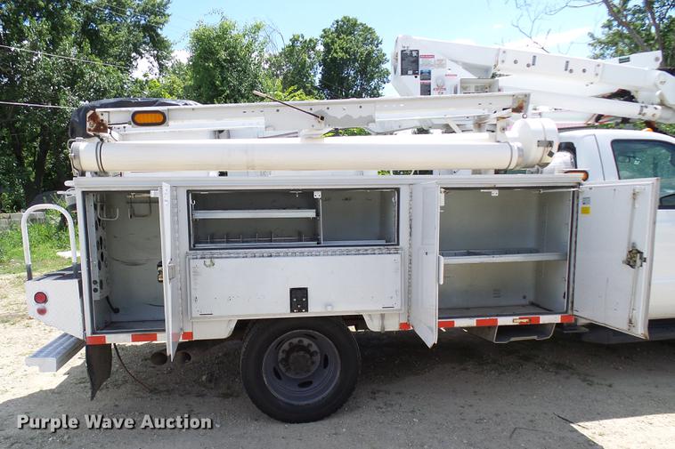 image for item DD8572 2008 Ford F550 Super Duty bucket truck