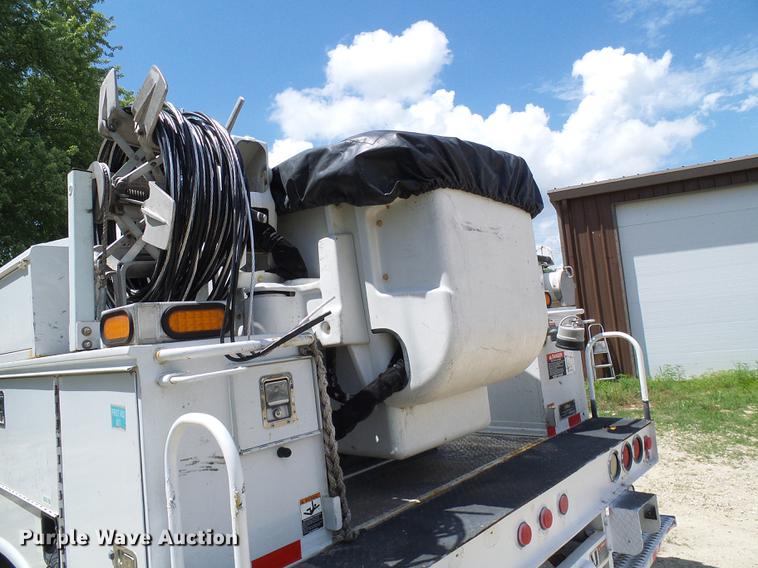 image for item DD8572 2008 Ford F550 Super Duty bucket truck