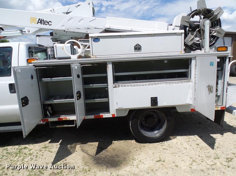 image for item DD8572 2008 Ford F550 Super Duty bucket truck