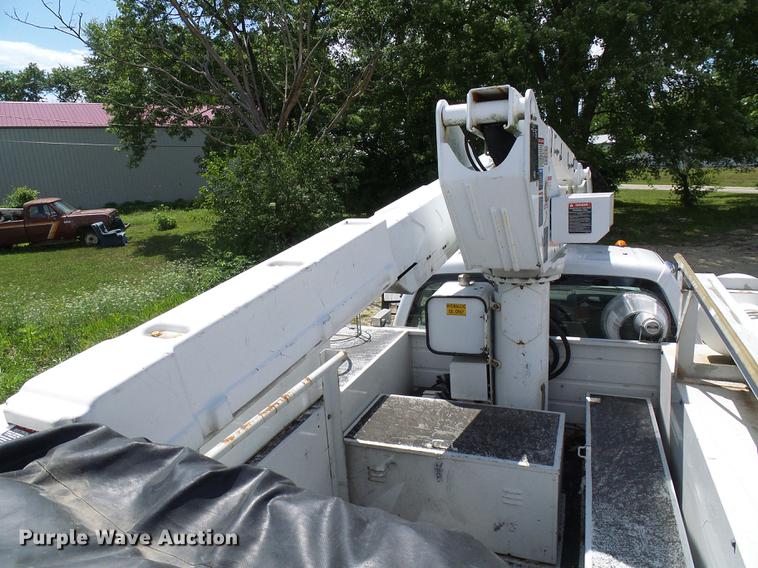 image for item DD8572 2008 Ford F550 Super Duty bucket truck