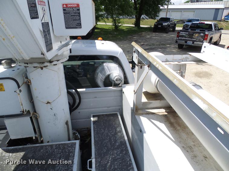 image for item DD8572 2008 Ford F550 Super Duty bucket truck