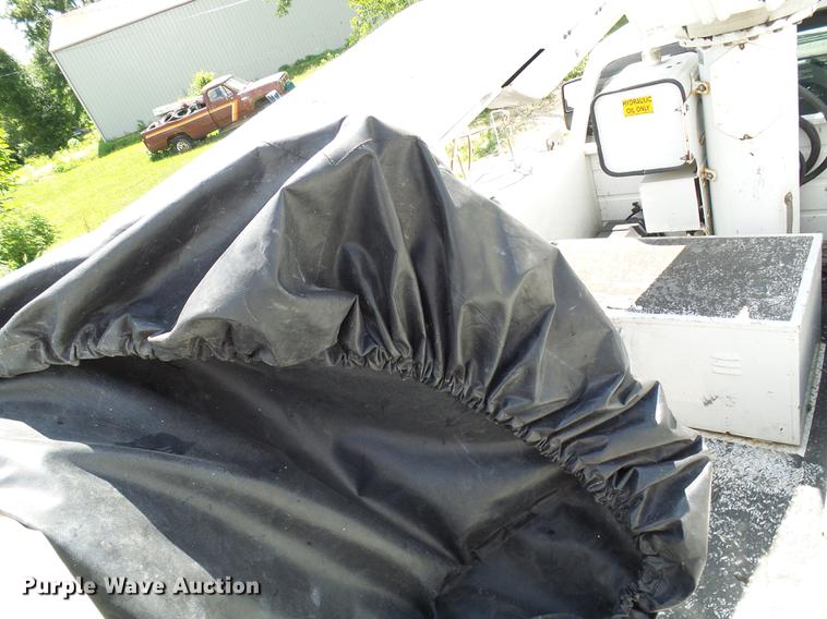 image for item DD8572 2008 Ford F550 Super Duty bucket truck