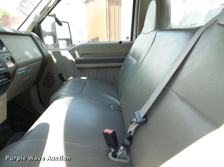 image for item DD8572 2008 Ford F550 Super Duty bucket truck