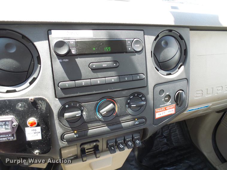 image for item DD8572 2008 Ford F550 Super Duty bucket truck
