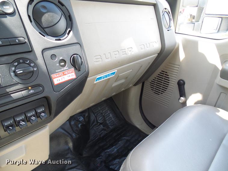 image for item DD8572 2008 Ford F550 Super Duty bucket truck