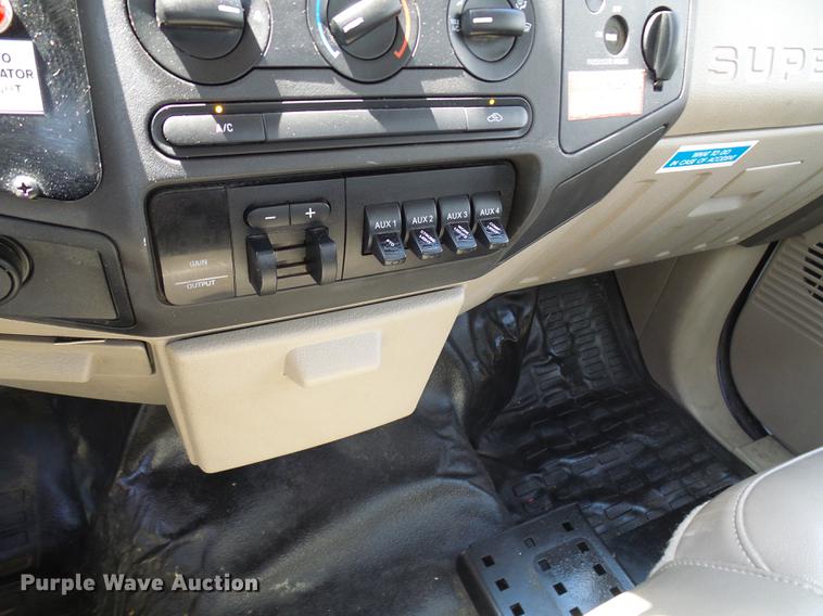 image for item DD8572 2008 Ford F550 Super Duty bucket truck