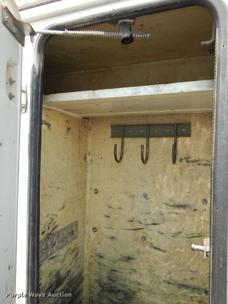 image for item DE1764 2006 International 7300 bucket truck