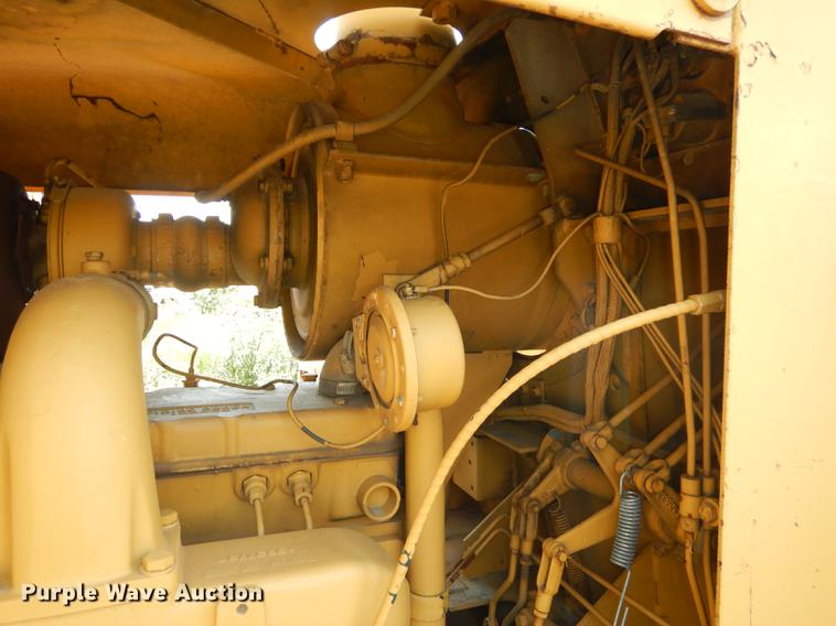 image for item DE1765 1981 Fiat-Allis 16B dozer