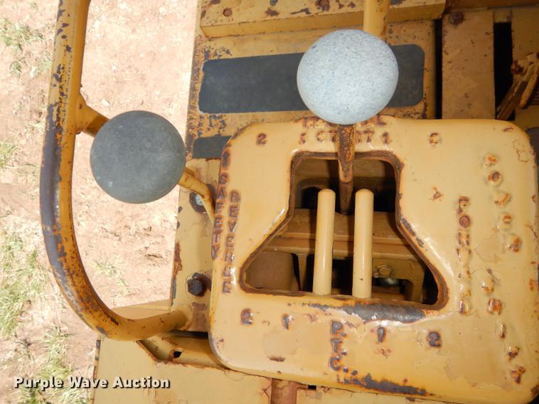 image for item DE1765 1981 Fiat-Allis 16B dozer