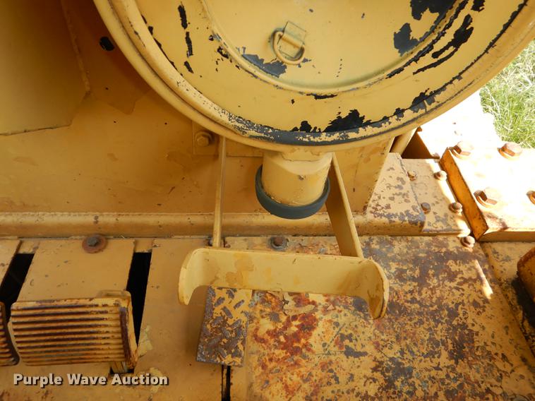 image for item DE1765 1981 Fiat-Allis 16B dozer