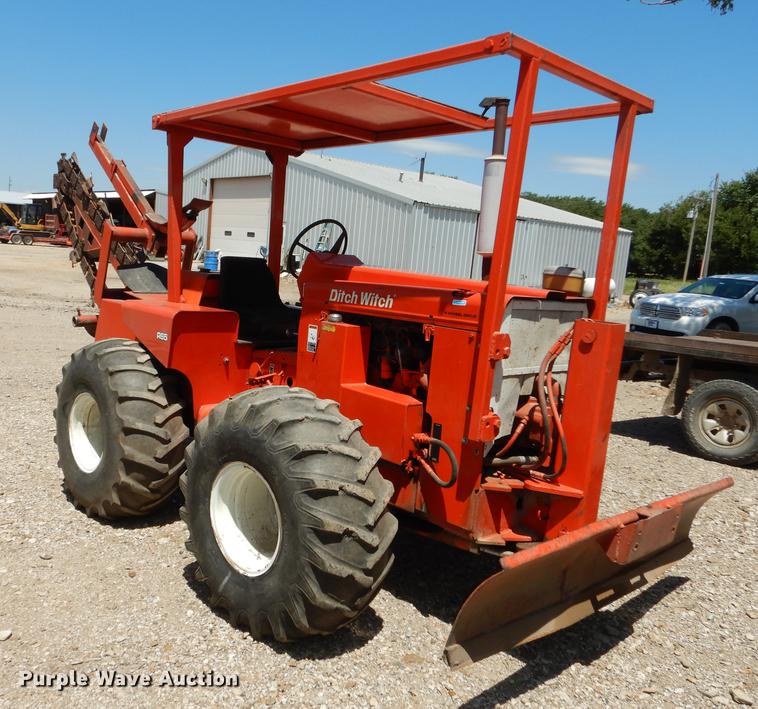 image for item DE1766 Ditch Witch R65 trencher