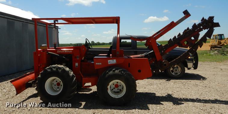 image for item DE1766 Ditch Witch R65 trencher