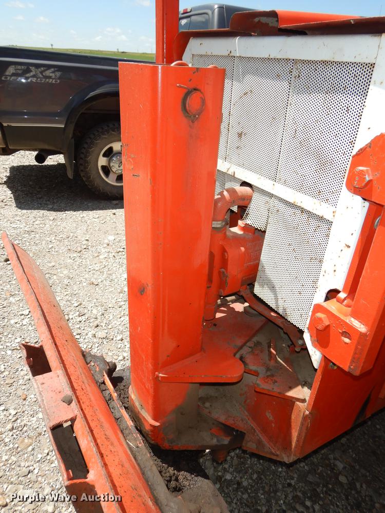 image for item DE1766 Ditch Witch R65 trencher
